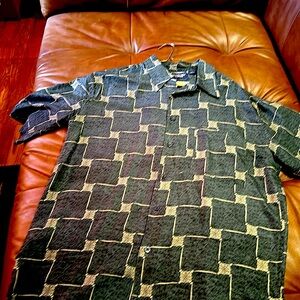 Men’s casual shirt